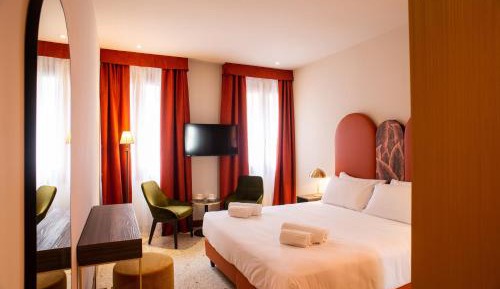 Standard King Room