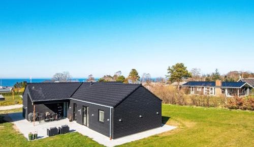 Four-Bedroom Holiday Home