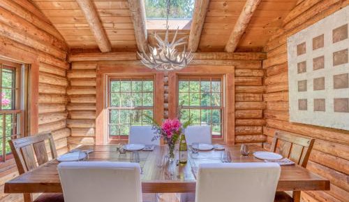 Three-Bedroom Holiday Home 