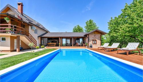 Four-Bedroom Holiday Home