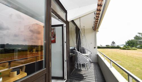 Apartment with Lake View