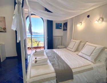 Studio with Balcony