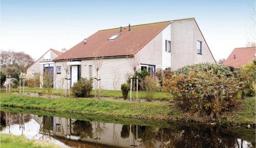 Three-Bedroom Holiday Home 