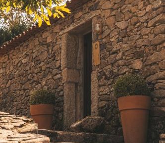 Deluxe Double or Twin Room with Mountain View