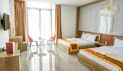 Deluxe Family Room
