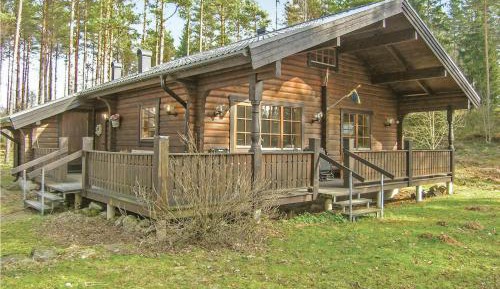 Three-Bedroom Holiday Home 