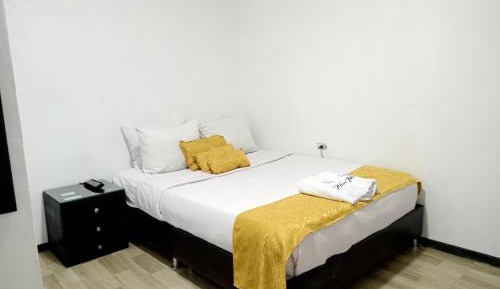 Standard Double Room with Shared Bathroom
