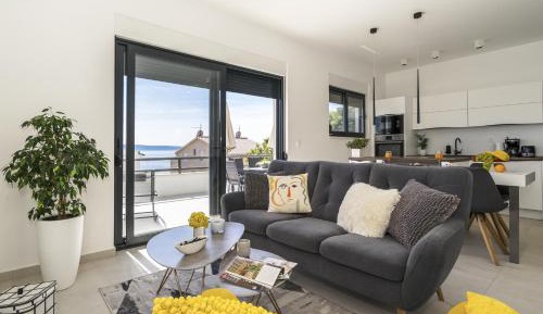 Two-Bedroom Apartment with Terrace and Sea View