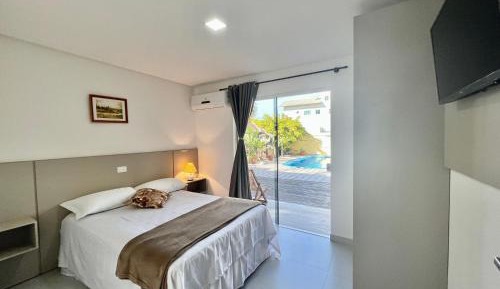 Apartment with Pool View 