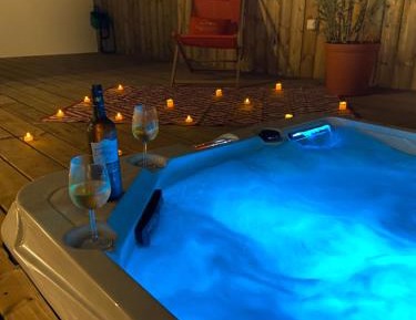 Suite with Hot Tub