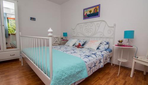 One-Bedroom Apartment with Terrace
