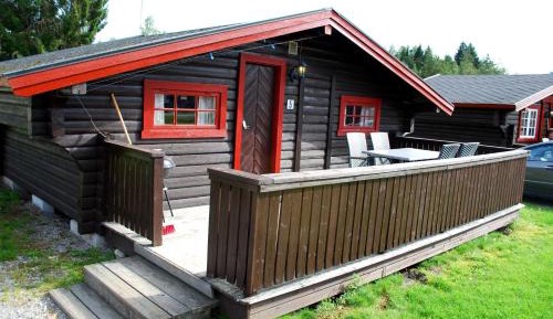 Two-Bedroom Cottage with Shared and external Shower