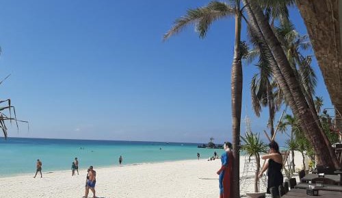 Beachfront Deluxe Suite with Sea View