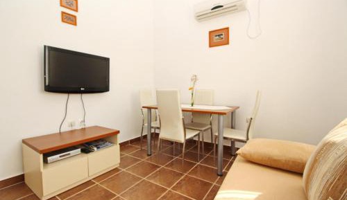 One-Bedroom Apartment with Balcony