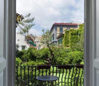 Family Room with Garden View