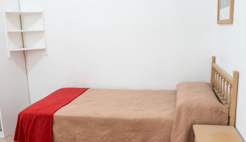 Standard Single Room with Shared Bathroom