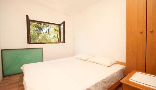 Three-Bedroom Apartment with Terrace and Sea View