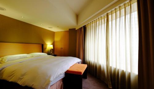 Corner Double Room