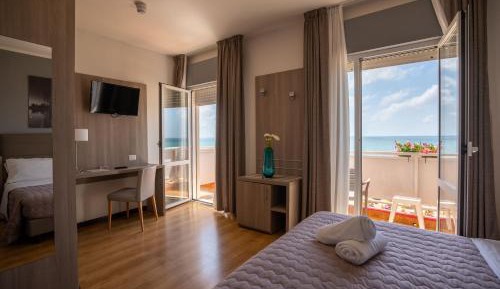 Deluxe Double or Twin Room with Sea View