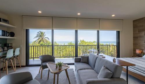 Studio Apartment with Sea View