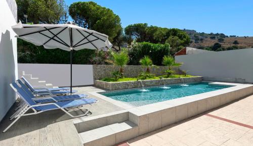 Deluxe three bedroom suite with Private Pool & Pool View