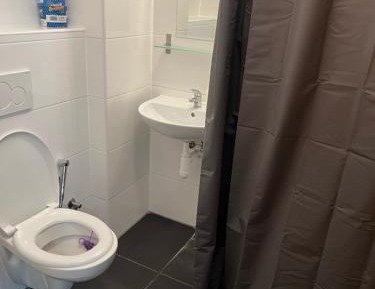 Double or Twin Room with Shower