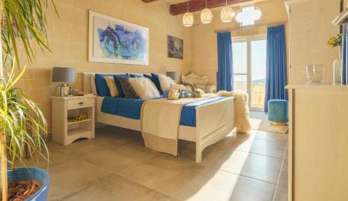Deluxe Double Room with Balcony and Sea View