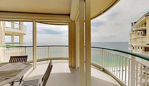 Three-Bedroom Apartment with Ocean View
