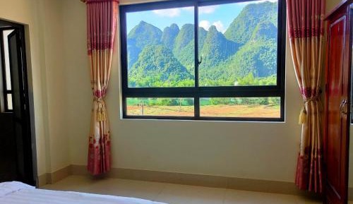 King Room with Mountain View
