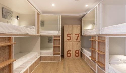 Bed in 8-Bed Mixed Dormitory Room