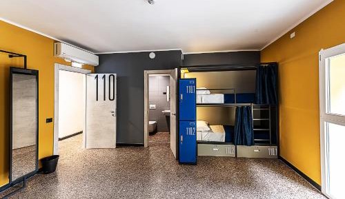Bed in 6-Bed Female Dormitory Room with Private Internal Bathroom