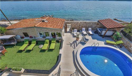 Five-Bedroom Holiday Home