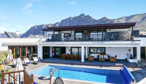 Villa with Sea View