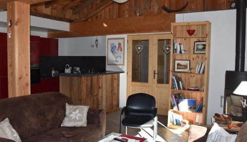 Chalet (10 Adults)