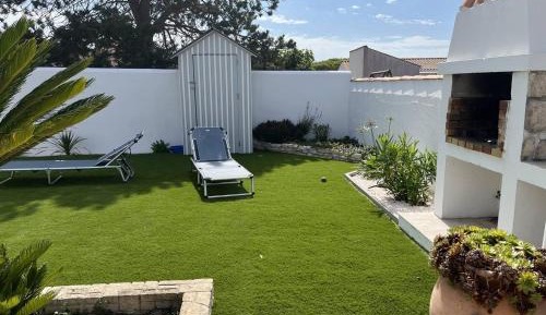Holiday Home (8 Adults)