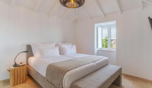 Double or Twin Room with Side Sea View