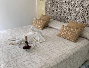 Double or Twin Room with Lateral Sea View