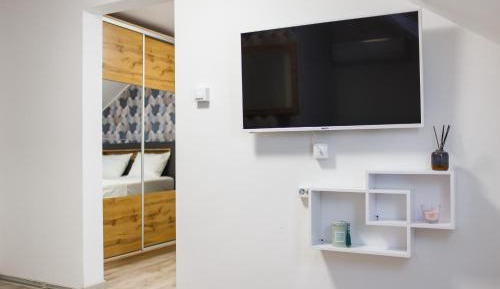 King Studio with Sofa Bed