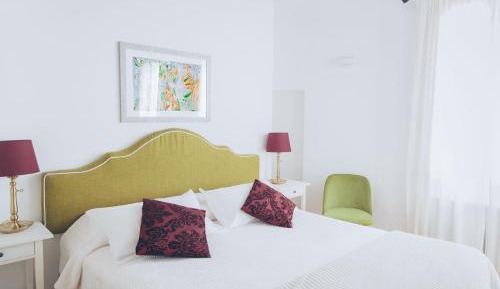 Double or Twin Room with Private Bathroom