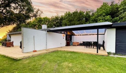 Three-Bedroom Holiday Home 