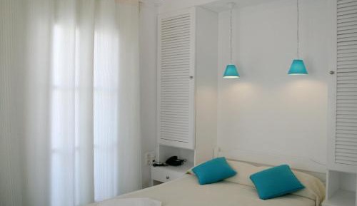Single Room with Pool View
