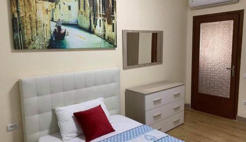 Deluxe Room (1 adult + 1 child)