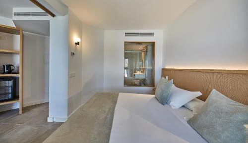Junior Suite with Balcony