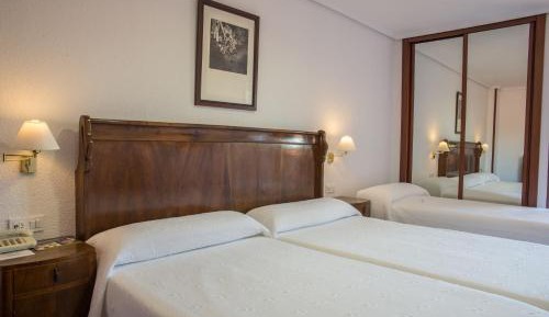 Twin Room with Extra Bed (2 Adults + 1 Child)
