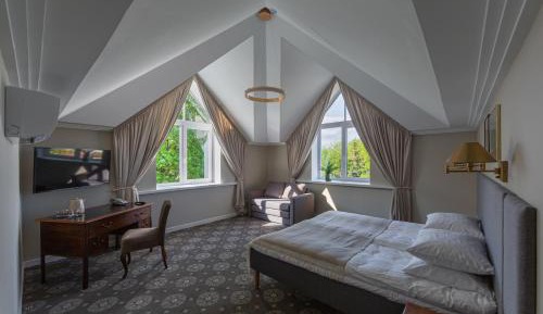 Deluxe Double or Twin Room