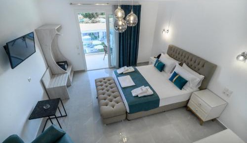 Deluxe Queen Room