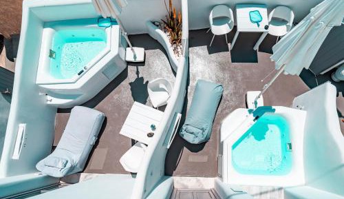 Suite with Hot Tub