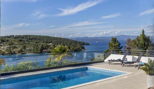 Villa - Beach Front