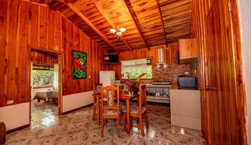Cottage (8 Adults)
