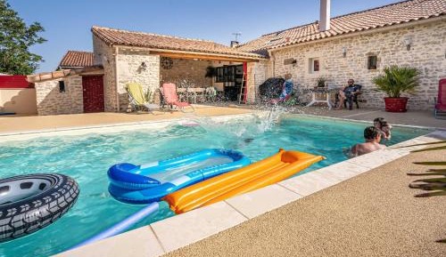 Holiday Home (14 Adults)